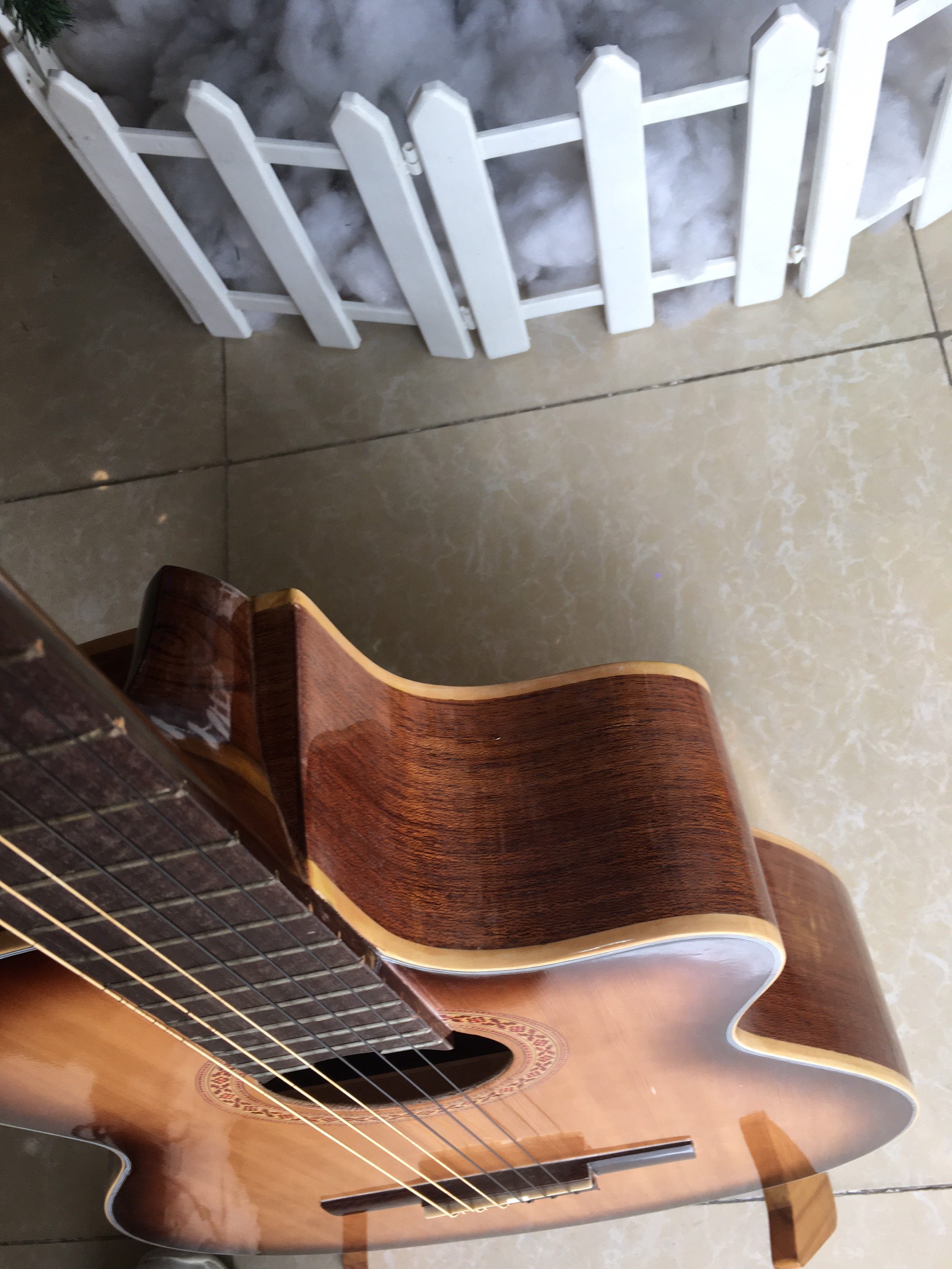 Guitar Classic SCG03C Dáng Khuyết - Kèm Phụ Kiện