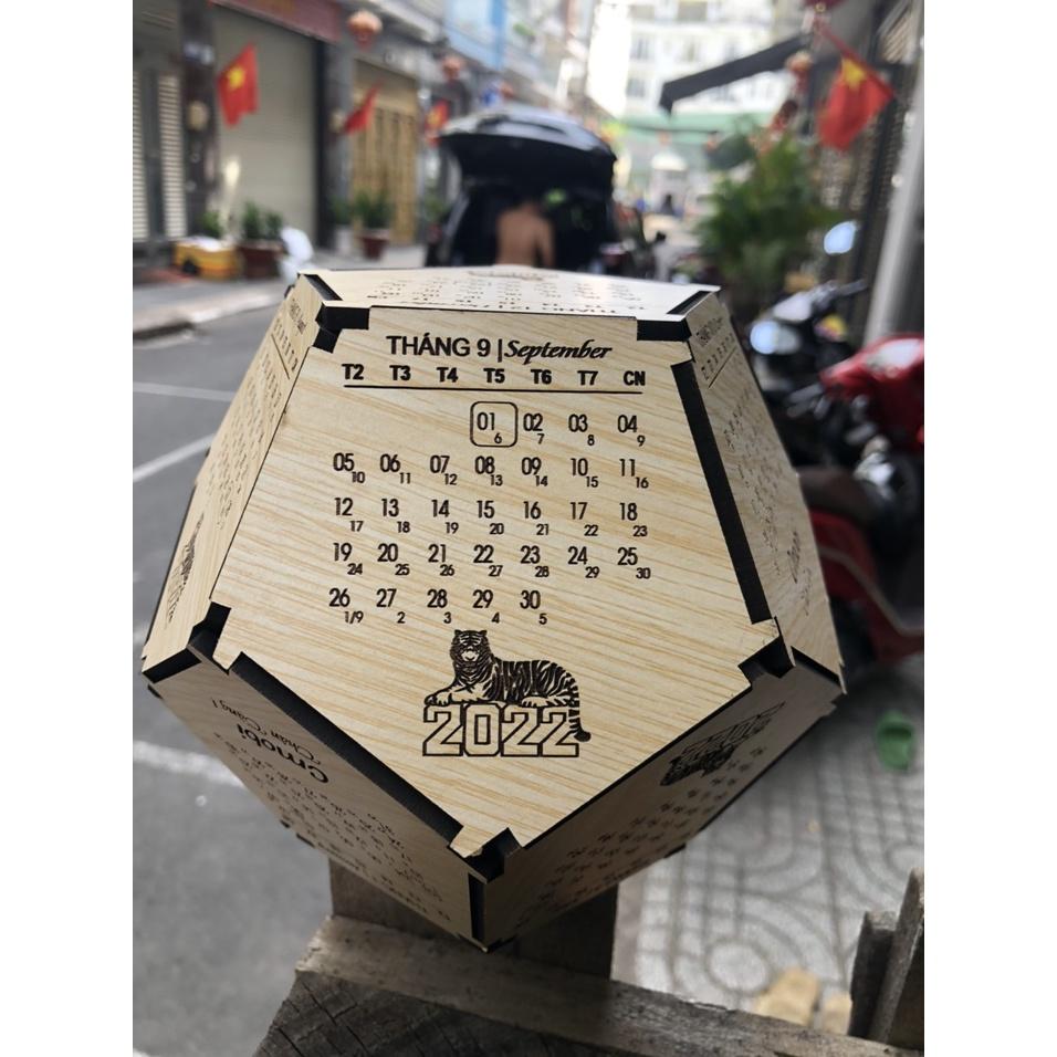 Lịch Ngũ Giác 12 tháng 2022 - đường kính 15 cm - Khắc tên + hình Ảnh
