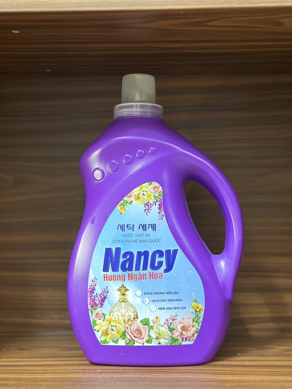 Nước giặt hương ngàn hoa can 3.8 lít (4.2kg)