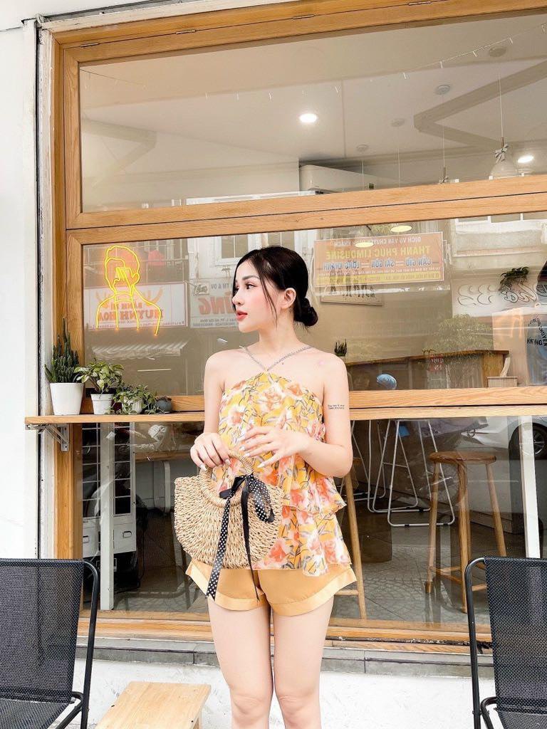 SET ÁO HOA TẦNG PHỐI QUẦN SHORT 75302377