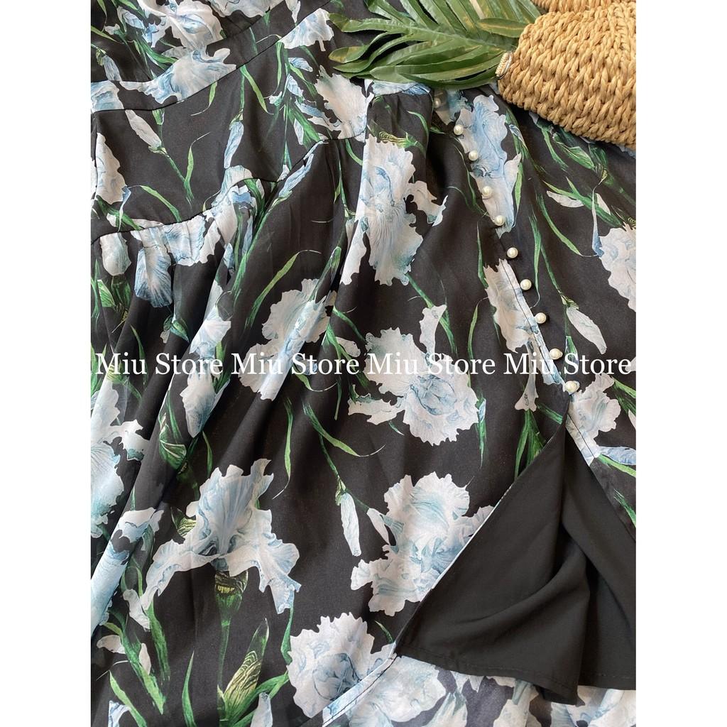 Đầm maxi hoa hồng nền đen vạt xẻ đính cúc ngọc D00179
