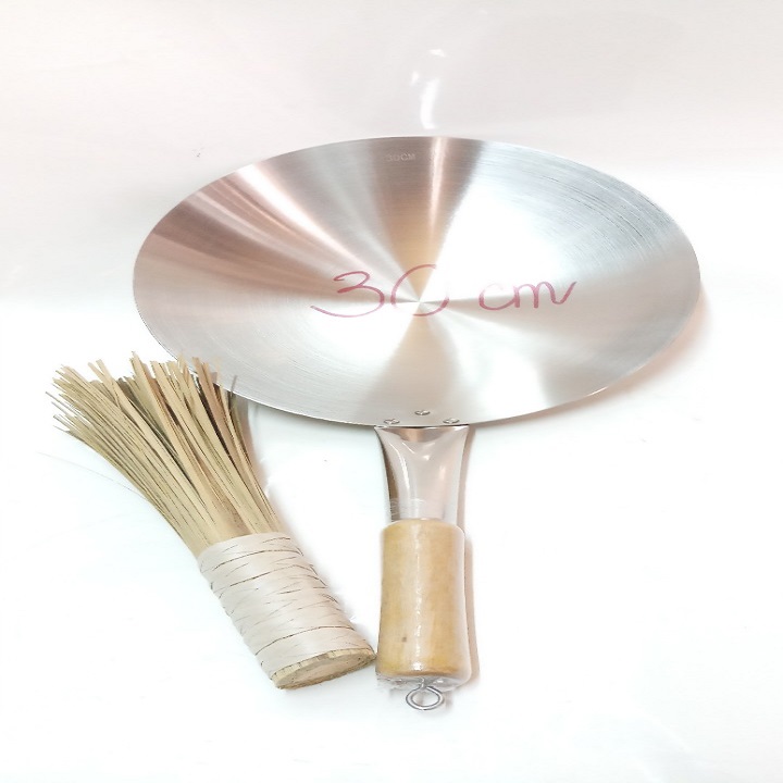 CHẢO INOX CÁN GỖ 30CM TẶNG KÈM 1 CHỔI TRE RỬA CHẢO.