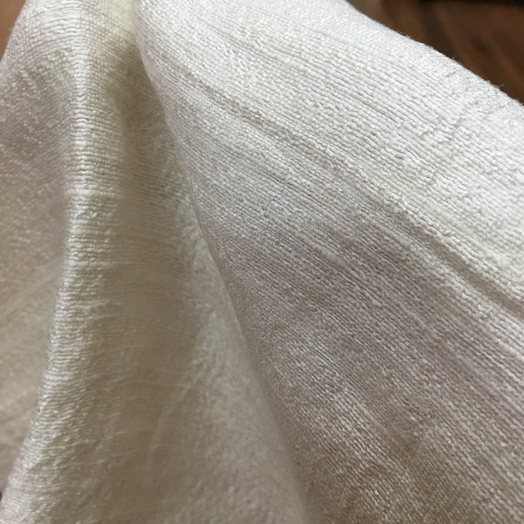 Khăn mặt tơ tằm thiên nhiên Việt Nam, kt 30x40cm, rất mềm mại với làn da em bé, làn da nhạy cảm, khăn mặt 100% tơ tằm, hàng thủ công Việt Nam,