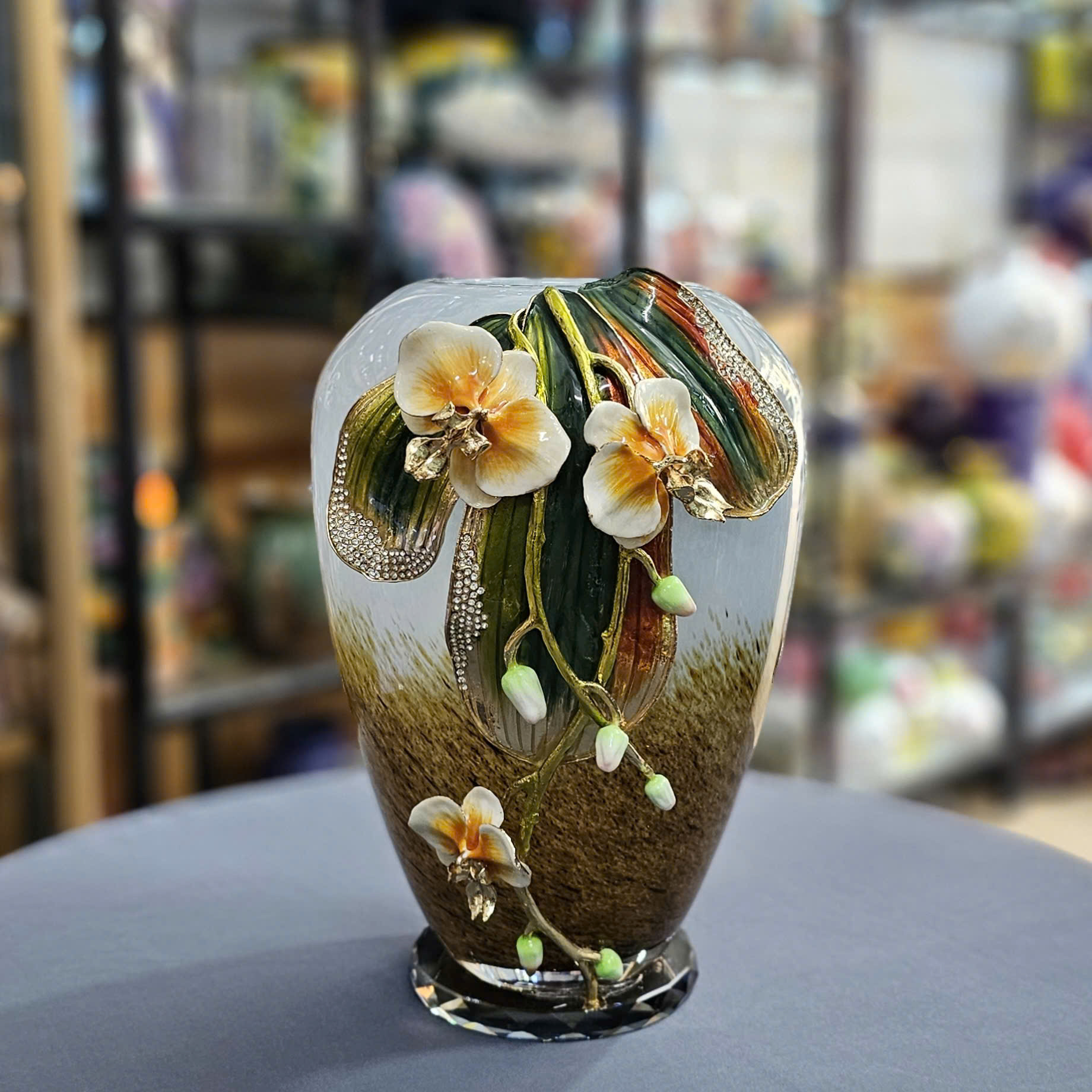 Bình cắm hoa trang trí màu xanh ngọc thủy tinh tráng men Đính hoa bằng đồng phủ bóng