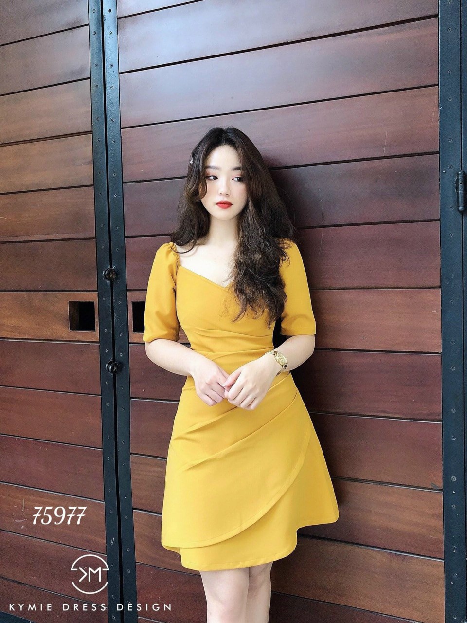 Váy dầm xòe cổ U nhún eo màu vàng thanh lịch duyên dáng size từ 40-71kg