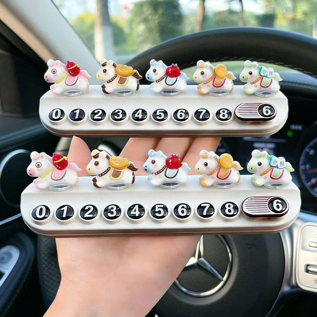Bảng Số Điện Thoại Trên Ô Tô Fast Car Trang Trí Mèo Thần Tài Mini Dễ Thương