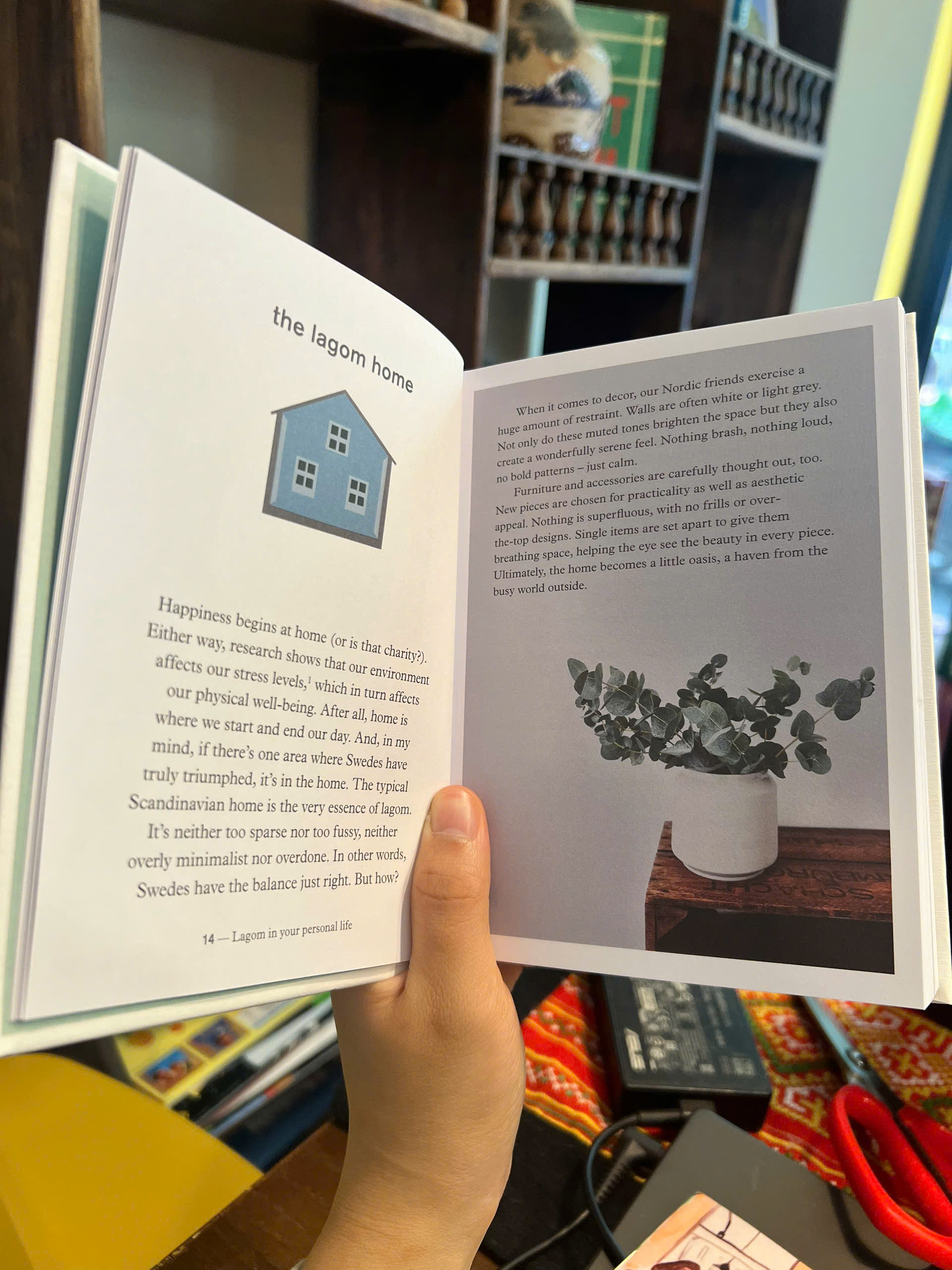 Sách - Lagom: The Swedish Art of Living a Balanced, Happy Life | Ngoại văn Nhập khẩu / Bìa cứng