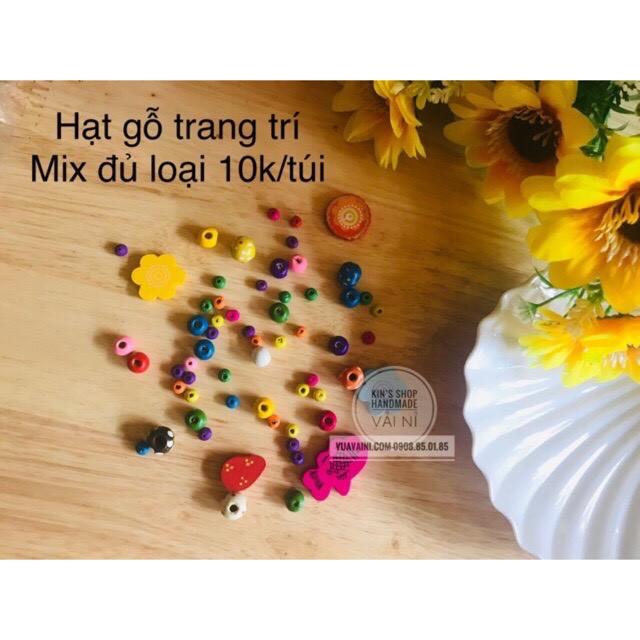 Túi 10 Hạt Gỗ Hình Bông Hoa, Con Thú xinh xắn dùng xỏ vòng tay, trang trí scrapbook, cúc áo, sách vải, đồ handmade