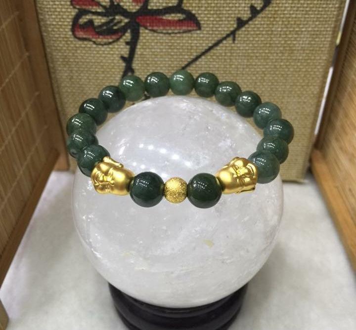 Vòng Tay Phong Thủy Ngọc Cẩm Thạch  Jade 10 Ly Mix Charm Bạc Mạ Vàng 24K