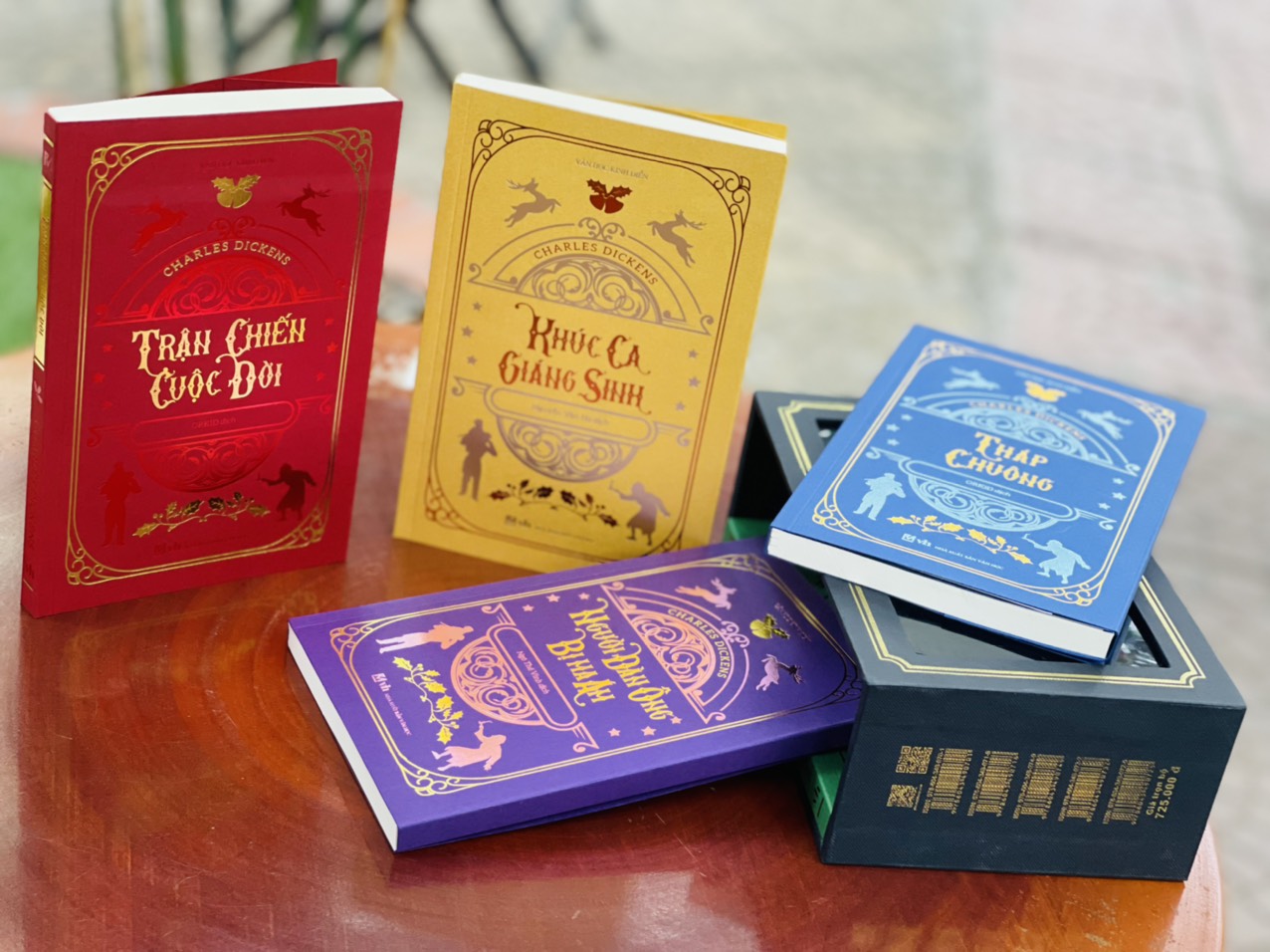 NHỮNG CÂU CHUYỆN GIÁNG SINH - CHARLES DICKENS - BOXSET hộp 5 tác phẩm