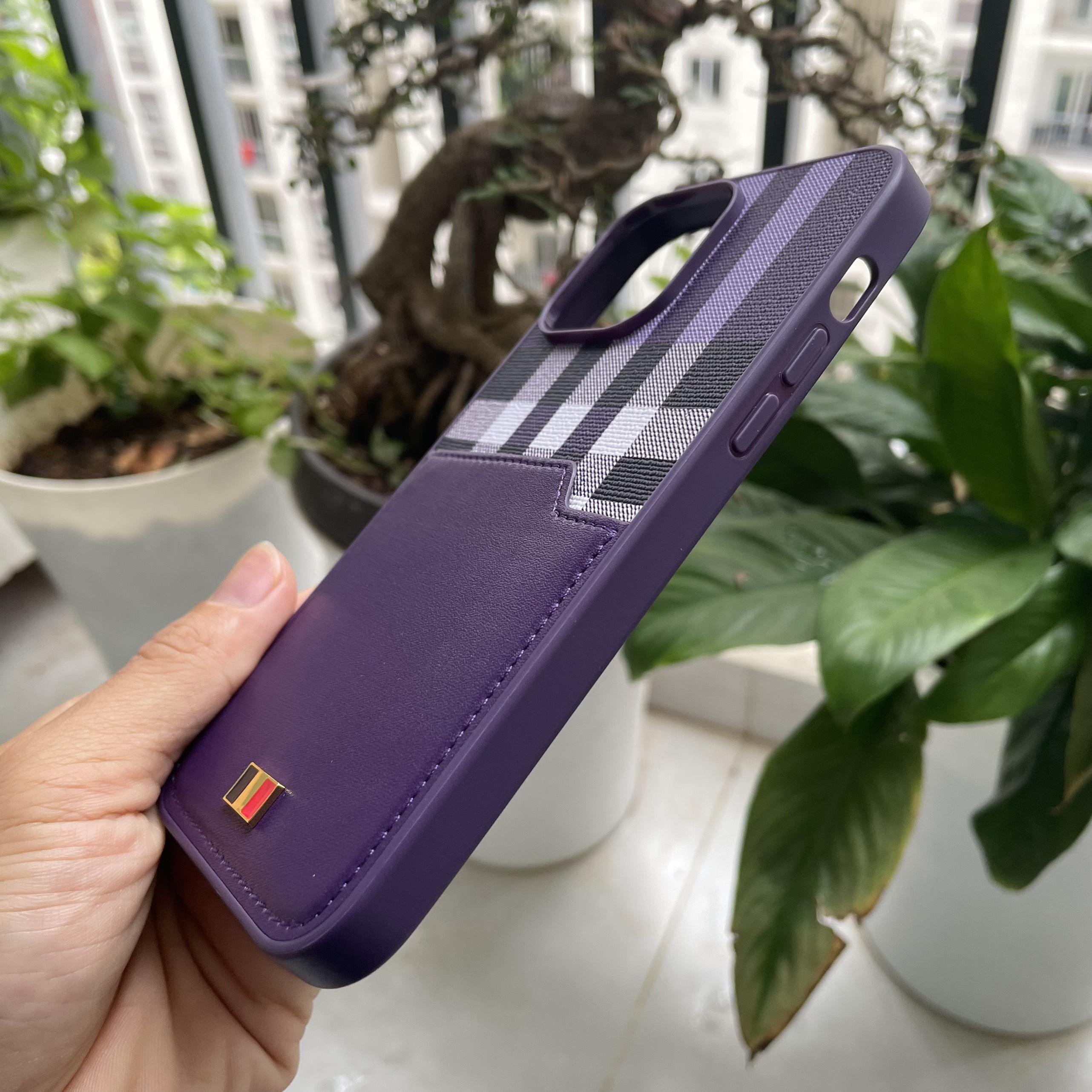 Ốp lưng Mentor VII dành cho iPhone 14 Pro có nhét thẻ - hàng chính hãng