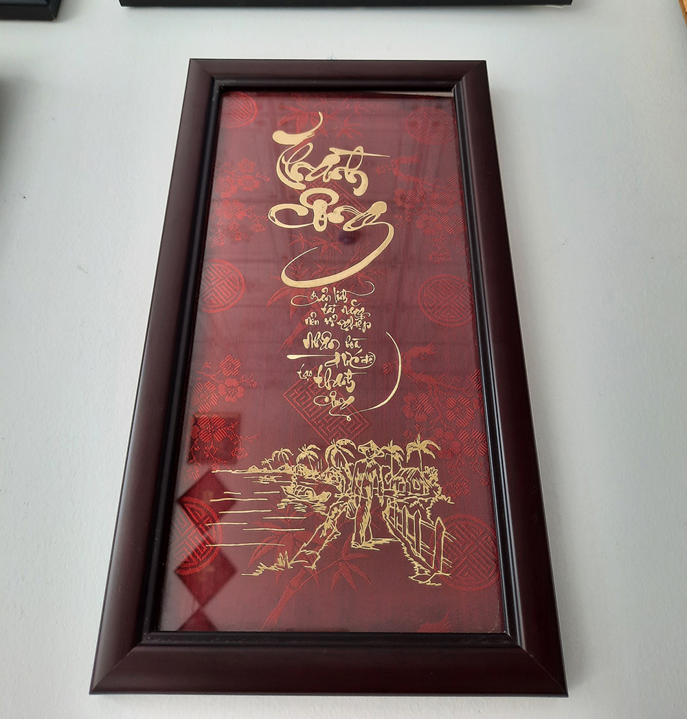 Tranh thư pháp chữ Thành Công dát vàng (KT 19x34cm)