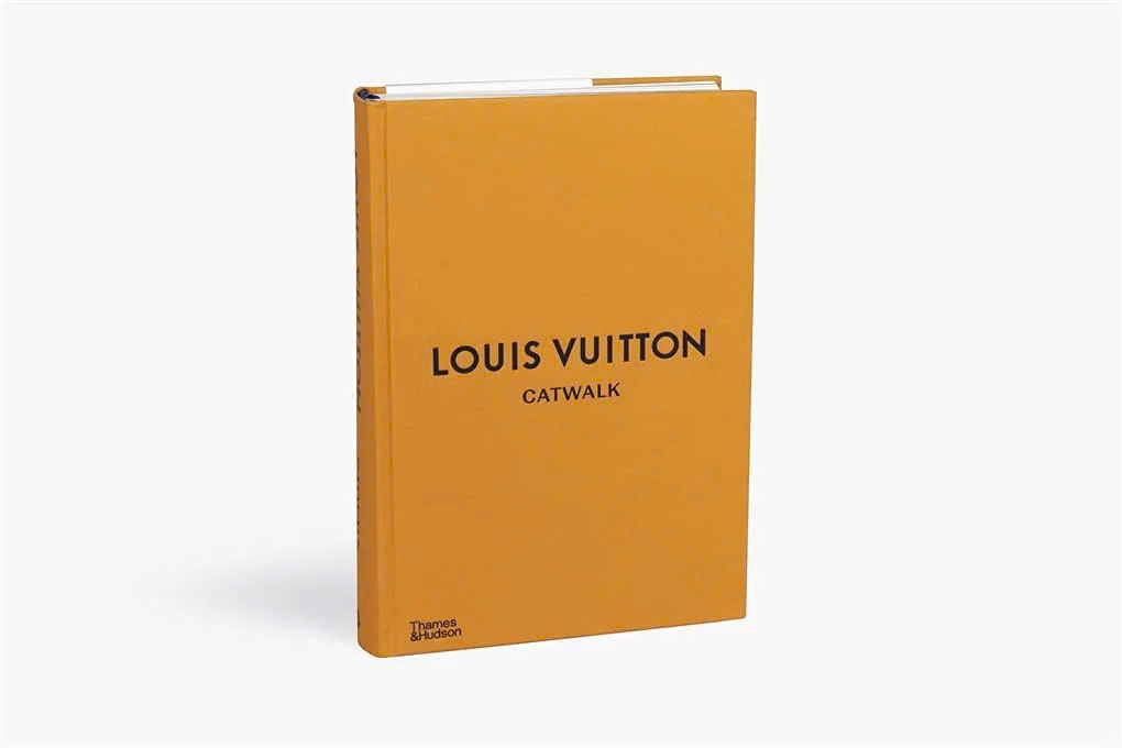 [SÁCH NGOẠI VĂN] LOUIS VUITTON CATWALK: The Complete Collections -  Louise Rytter – Trạm Đọc