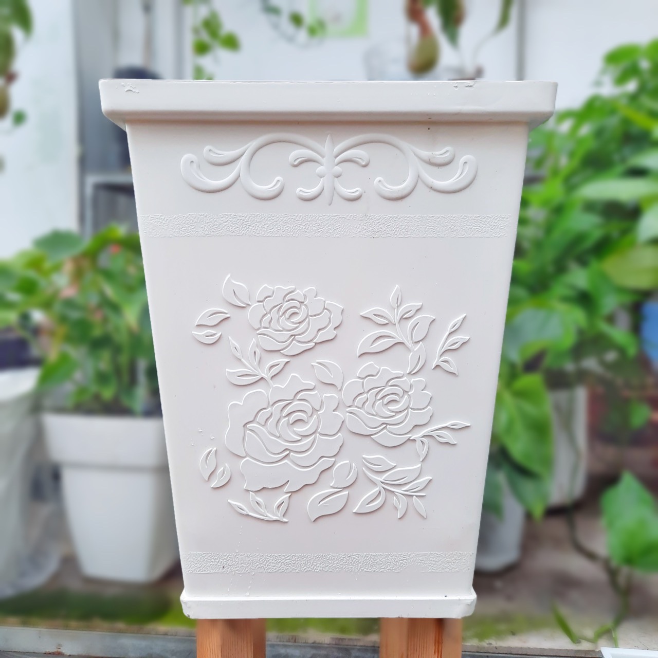 Chậu nhựa vuông họa tiết hoa hồng sang trọng - 3 size thông dụng
