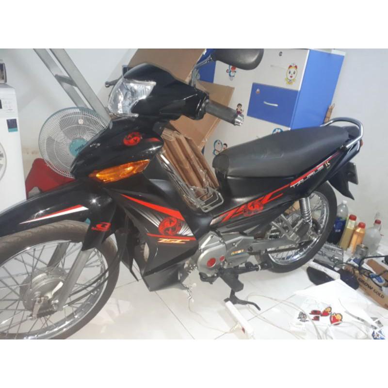 Tem rời taurus đỏ xe đen