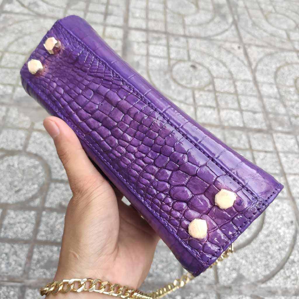 Túi dự tiệc Cá sấu màu tím chung tình. Xách tay hoặc đeo đều rất đẹp!