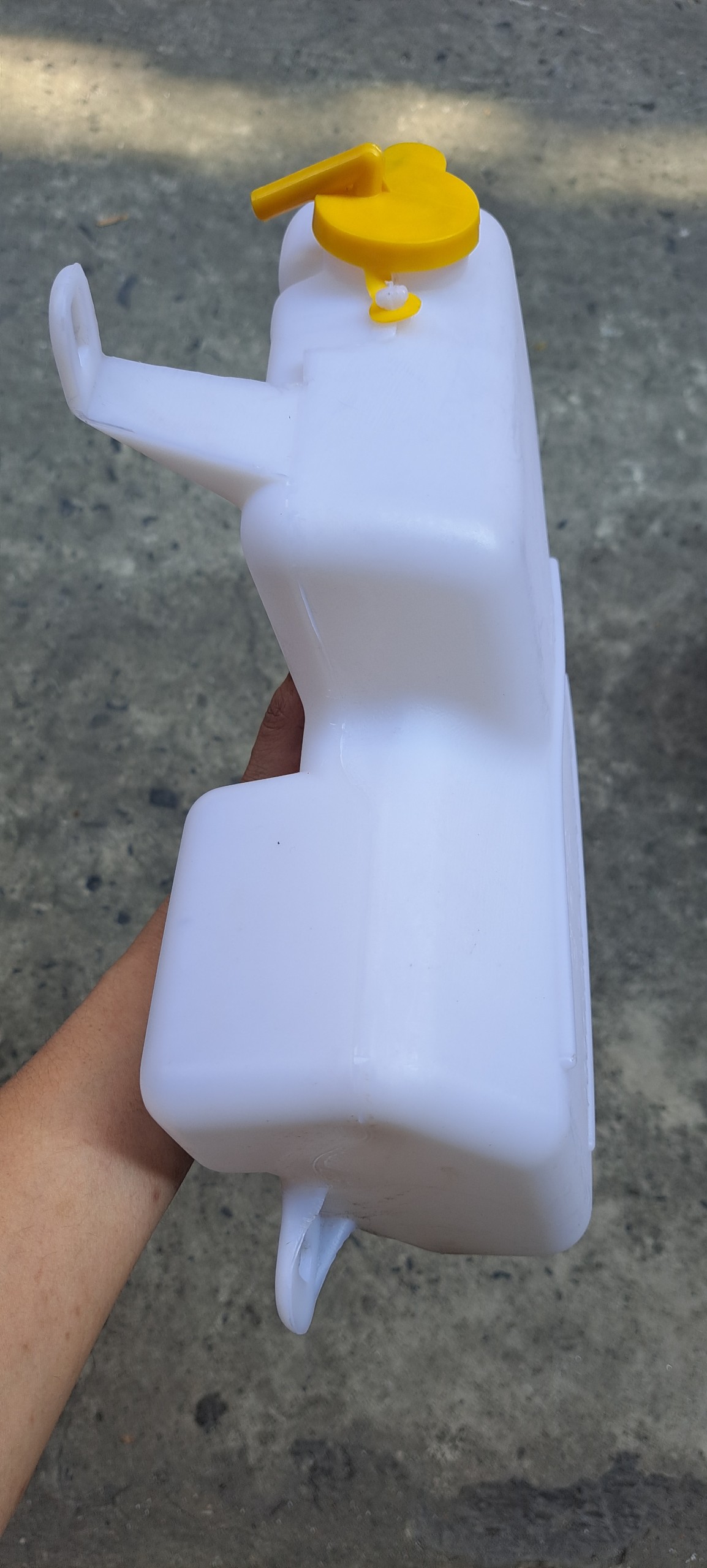 Bình nước phụ xe tải KIA