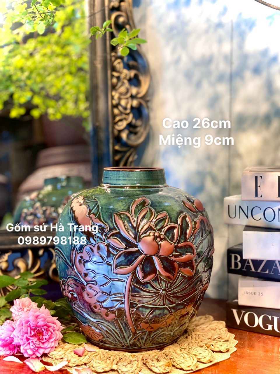 Lọ hoa gốm sứ Bát Tràng cao cấp cao 26cm hoạ tiết sen nổi