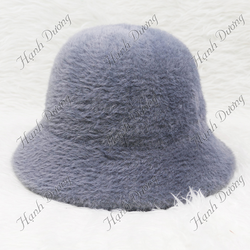 Mũ lông xù vành cúp thêu chữ Yiziya, vành rộng 5cm, chất liệu xù mềm mại thời trang