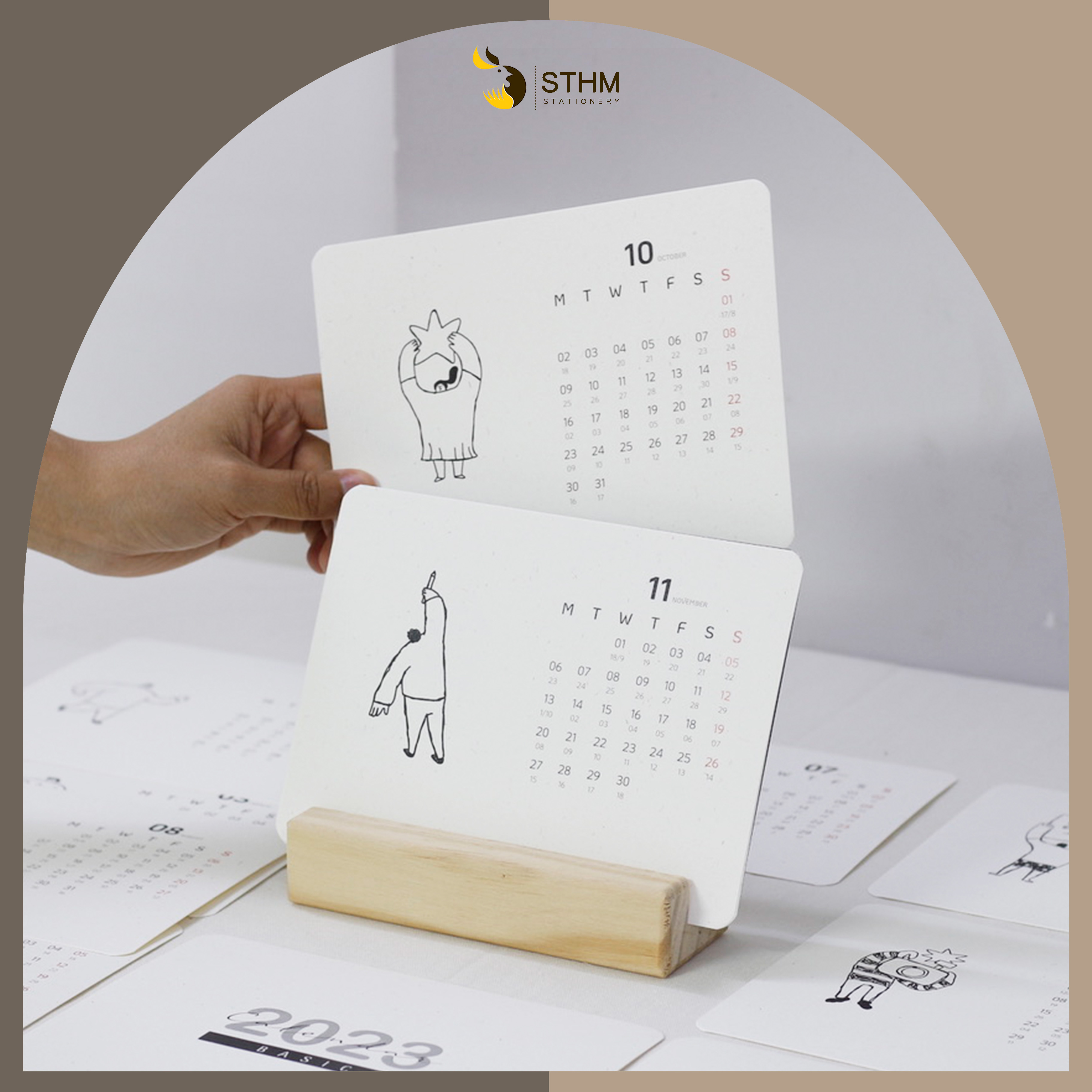 [STHM stationery ] - Lịch bàn đế gỗ 2023 - Basic - Tặng 12 sticker - Giấy mỹ thuật 220gsm - Có lịch âm dương