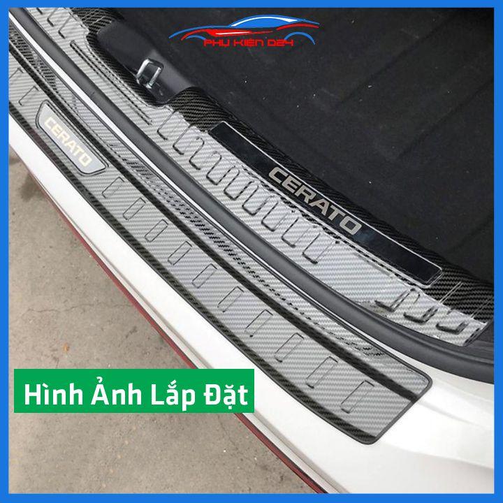 Ốp chống trầy cốp Cerato 2019-2020-2021-2022 thép không gỉ vân Cacbon bảo vệ xe chống va đập