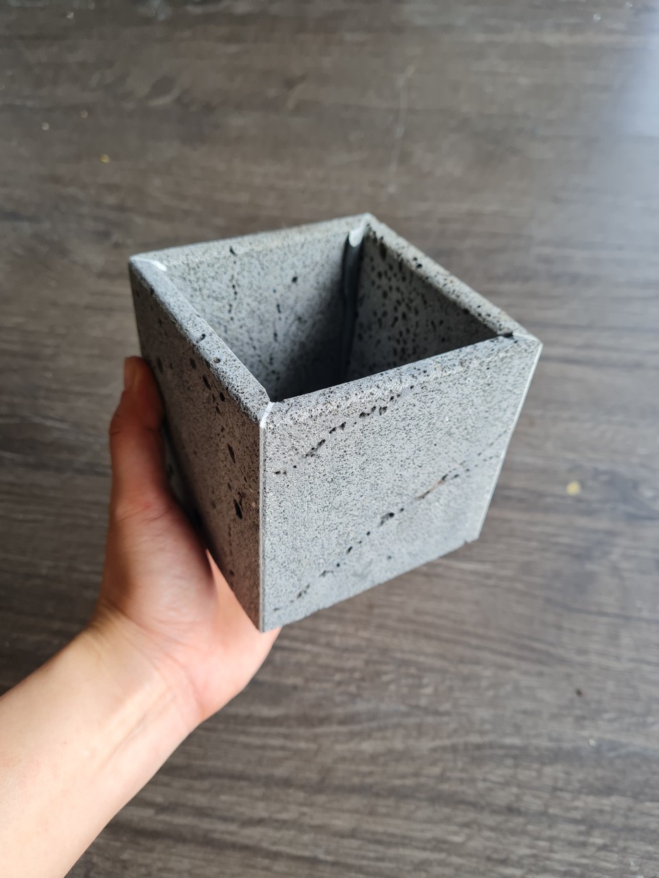 Chậu trồng sen đá bằng đá ong xám tự nhiên 10x10x10cm
