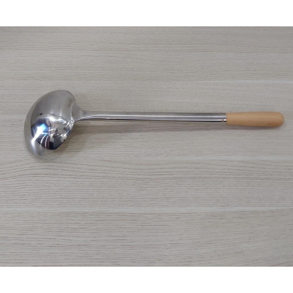 Vá xào inox cán gỗ nhiều size