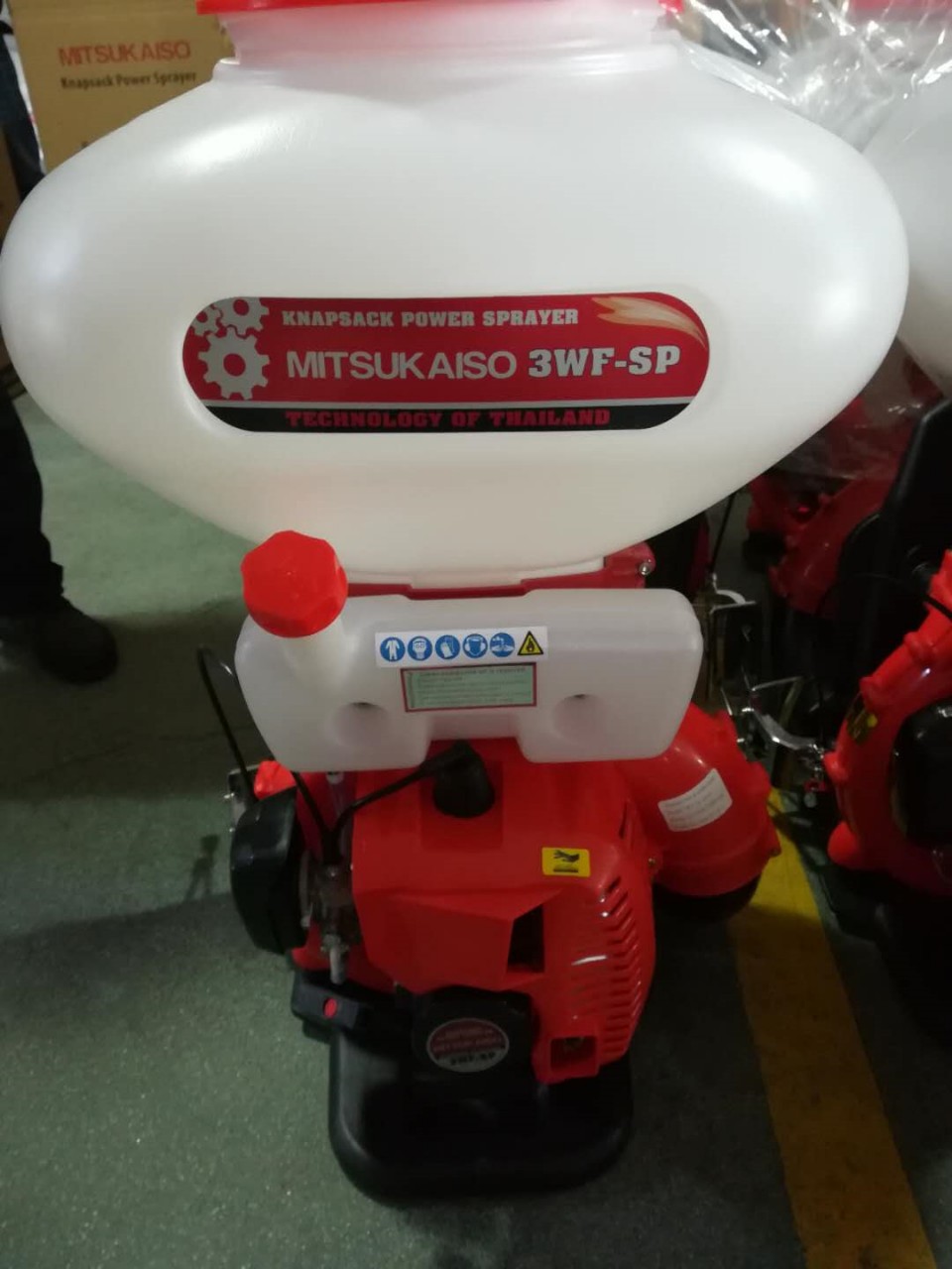 Máy phun vôi Oshima MITSUKAISO 3WF-SP có 3 chức năng: phun vôi, phun hạt, phun nước