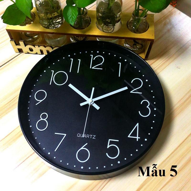 Đồng hồ treo tường trang trí đẹp, Máy Quartz kim trôi êm ái.