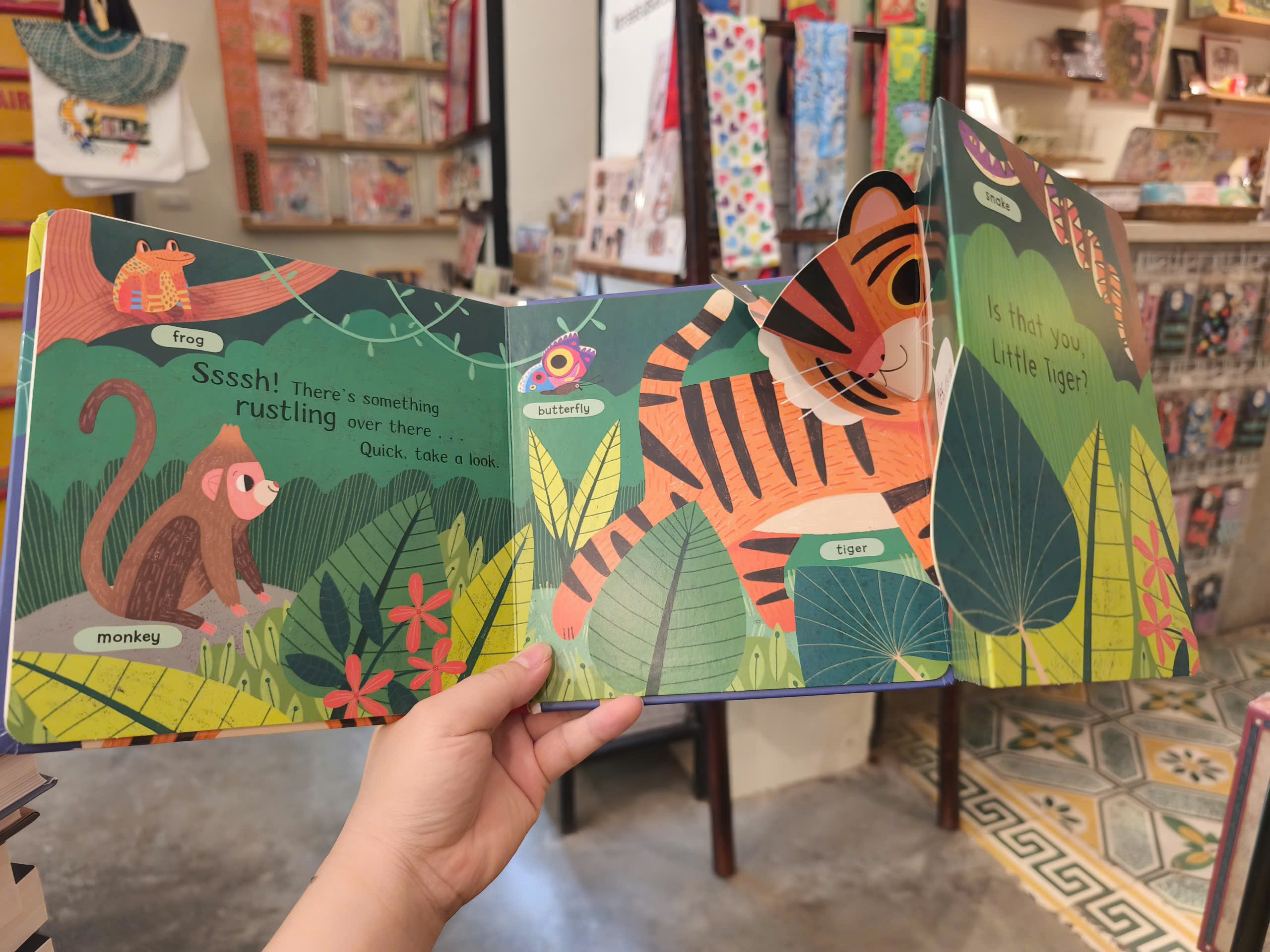 Sách - Where is Little Tiger? - Childrens Pop-up Book | Ngoại văn Thiếu nhi Bìa cứng / Sách Tương tác