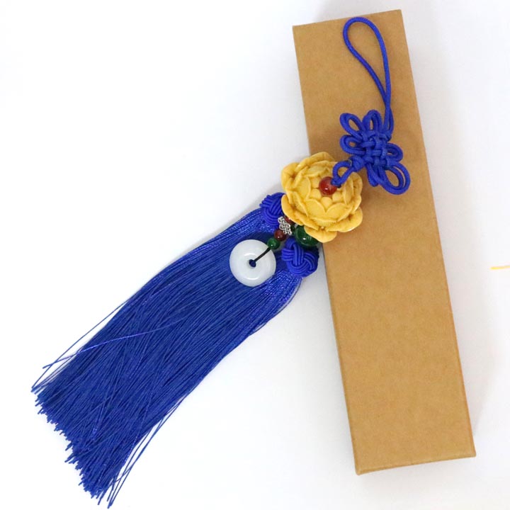 Khánh treo xe hình bông sen gắn đồng điếu may mắn