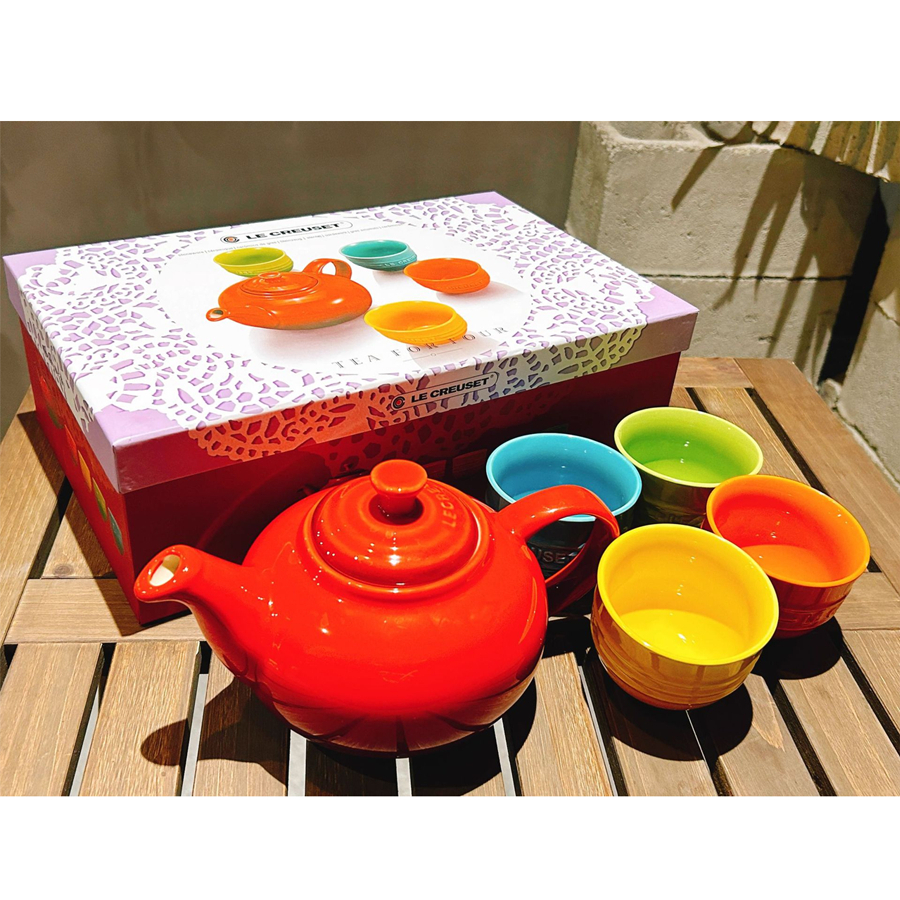 Bộ Ấm Chén Le Creuset Gồm 1 Ấm 600ml Và 4 Chén 100ml
