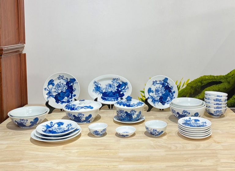 BỘ BÁT ĐĨA MEN LAM VẼ SEN .