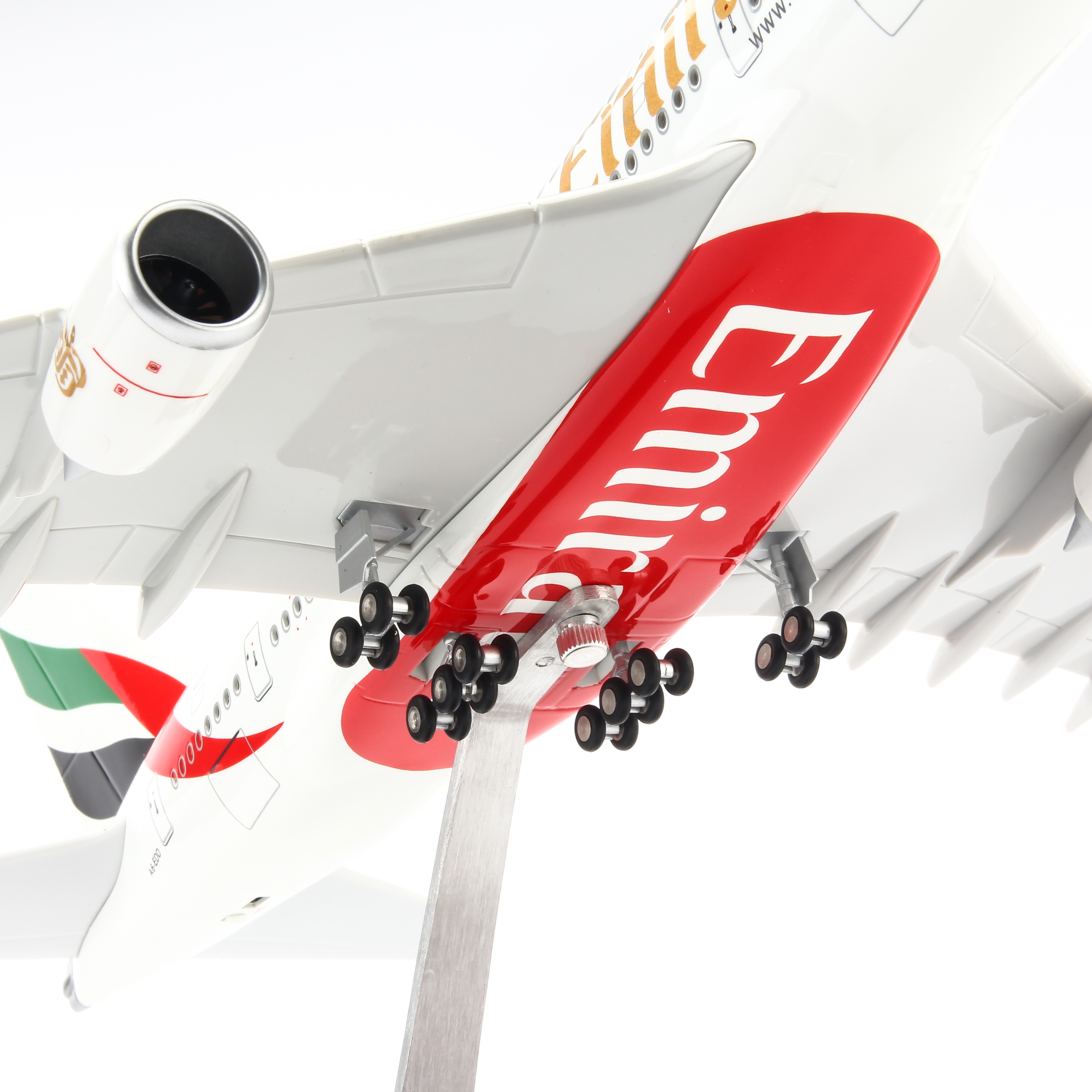 Mô hình máy bay Emirates Airbus A380 lắp ráp có đèn 47cm MBMH46