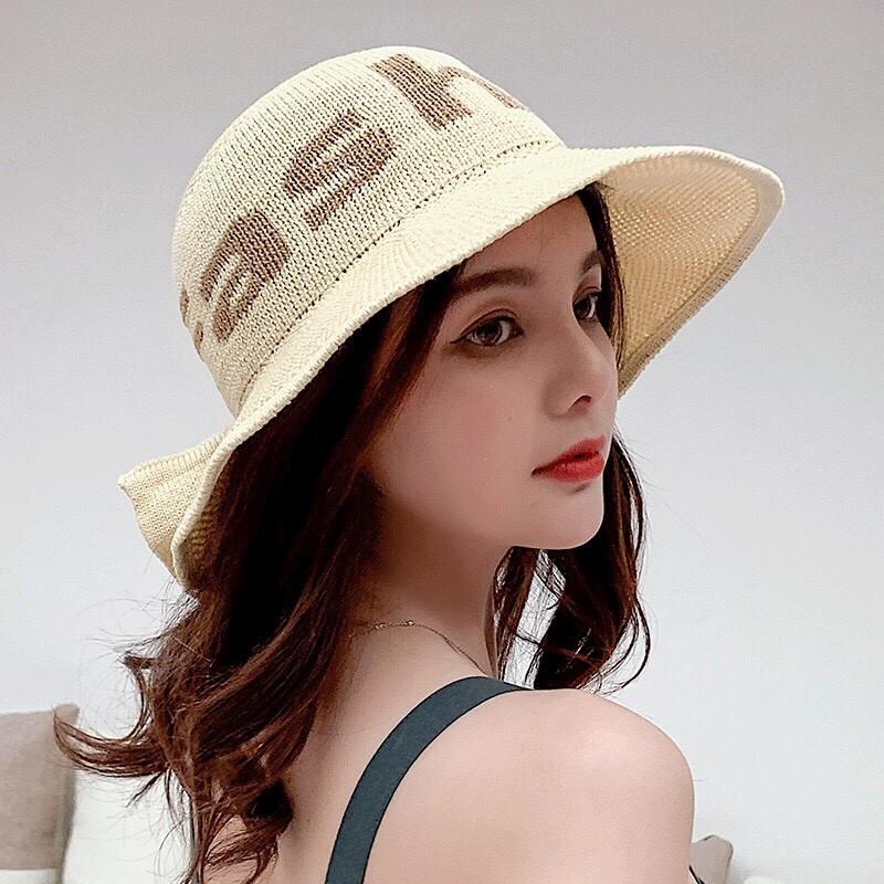 Mũ cói rộng vành đi biển sành điệu có thể gấp gọn tiện dụng