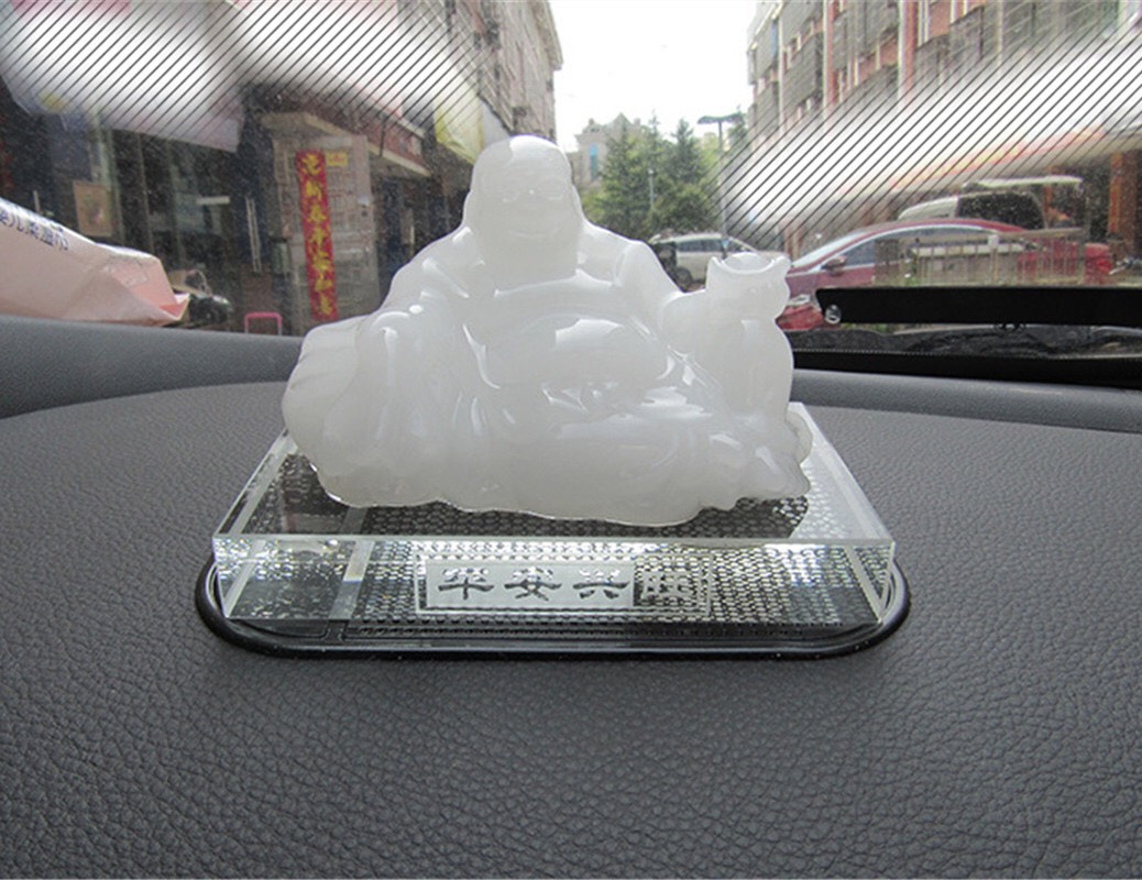 Miếng dán chống trượt điện thoại trên ô tô , xe hơi 13x7cm