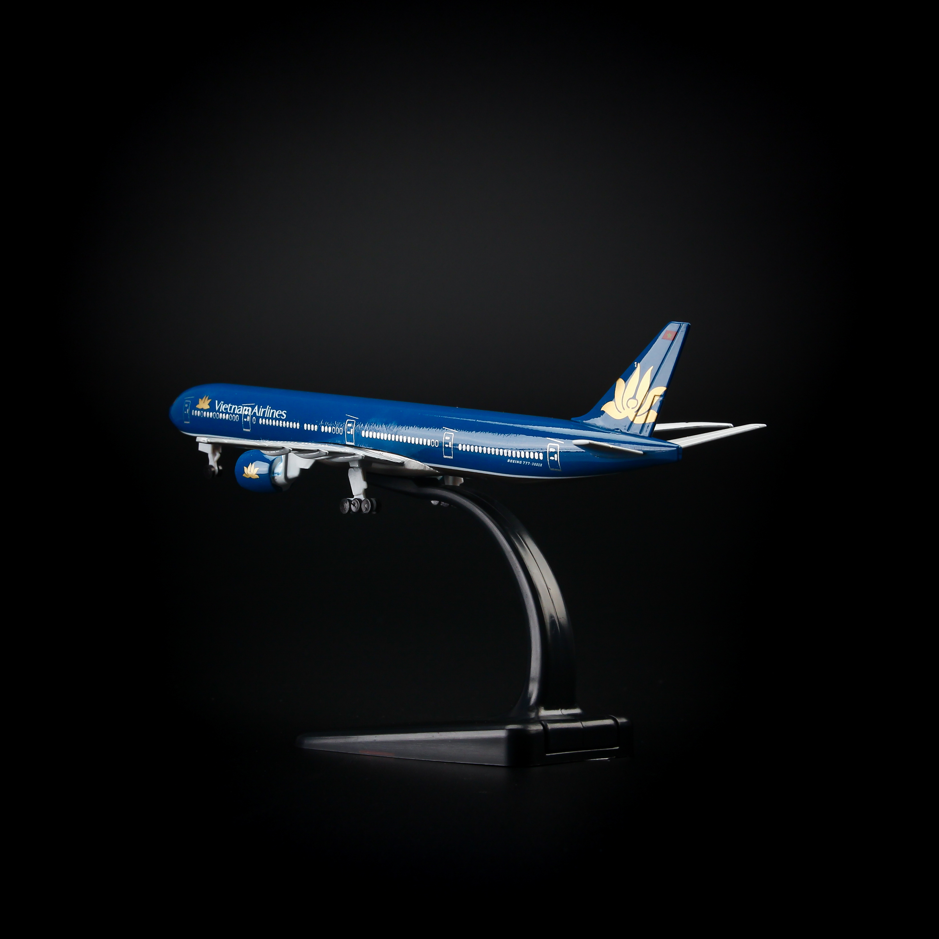 Mô hình máy bay Vietnam Airlines 20cm