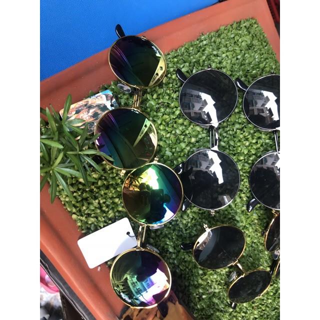 Kính đen thầy bói Znice