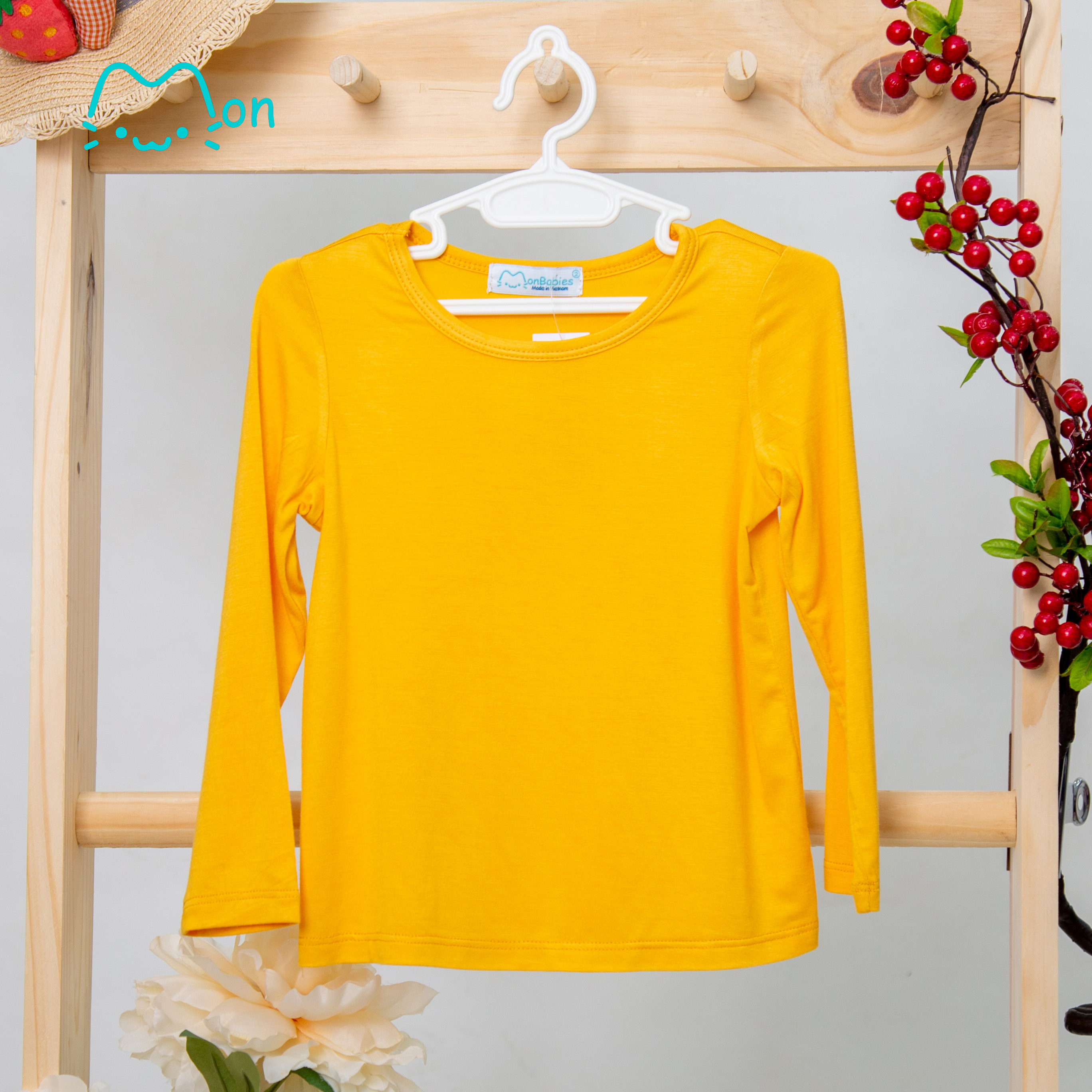 Áo dài tay giữ nhiệt chất thun lạnh cao cấp cho bé trai và bé gái Monbabies AGN22W016