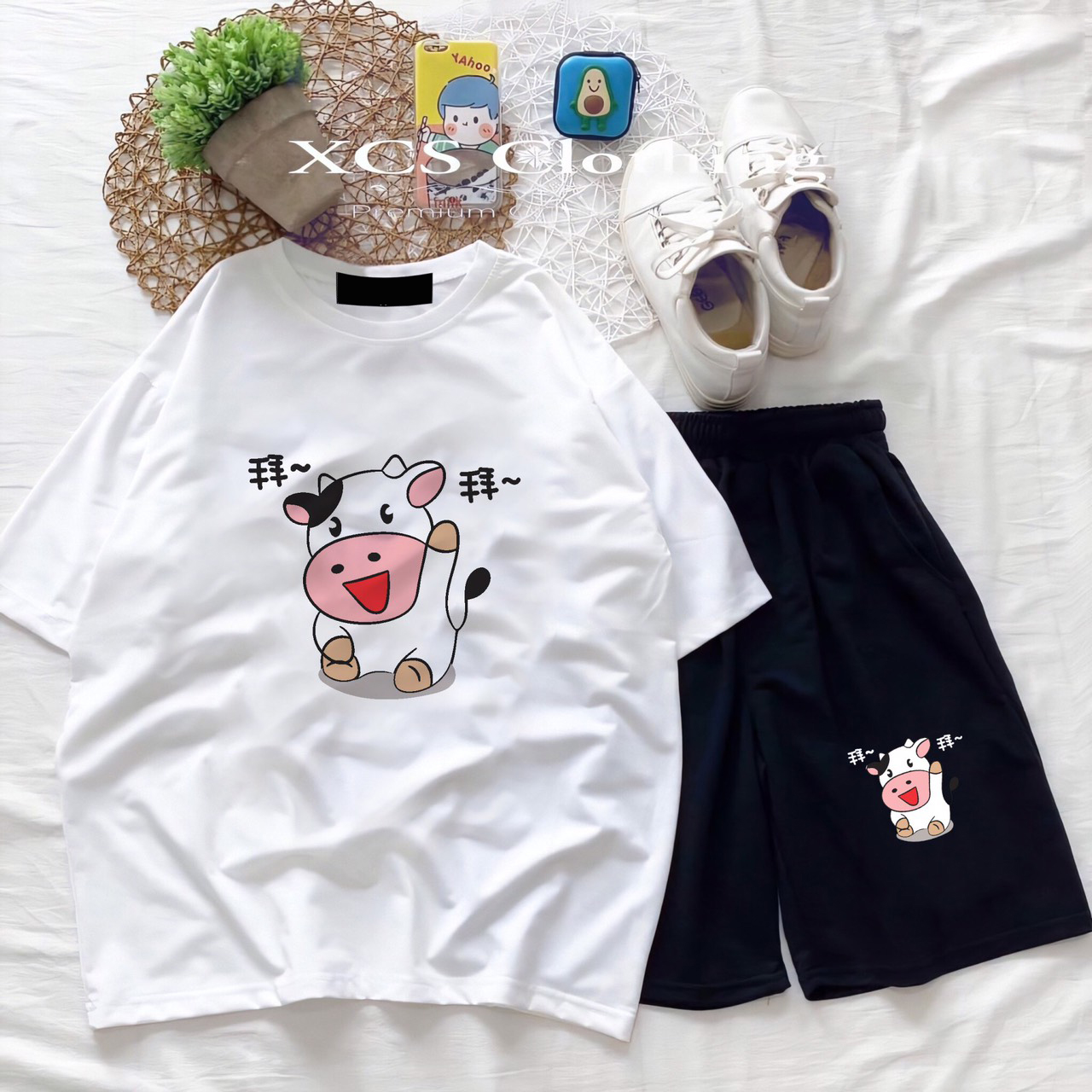 [Freesize từ 45kg đến 65kg)] Set bộ thin Unisex nam nữ BÒ XIN CHÀO quần short kết hợp áo thun form rộng