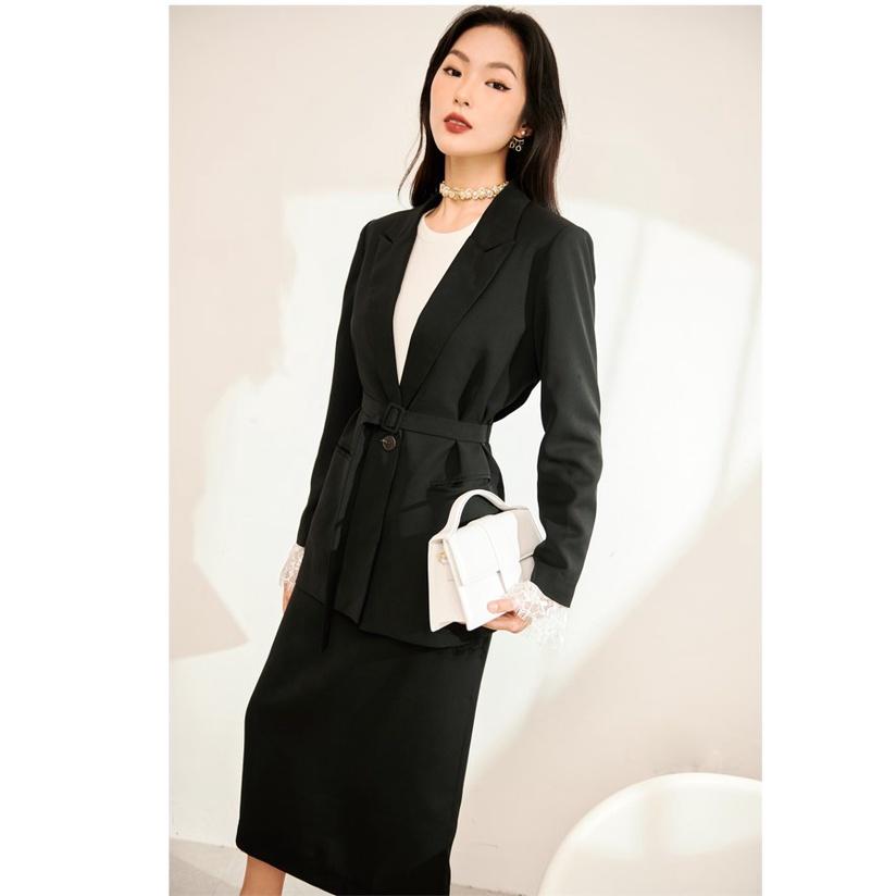 Set áo blazer phối chân váy dáng dài màu đen trang trọng