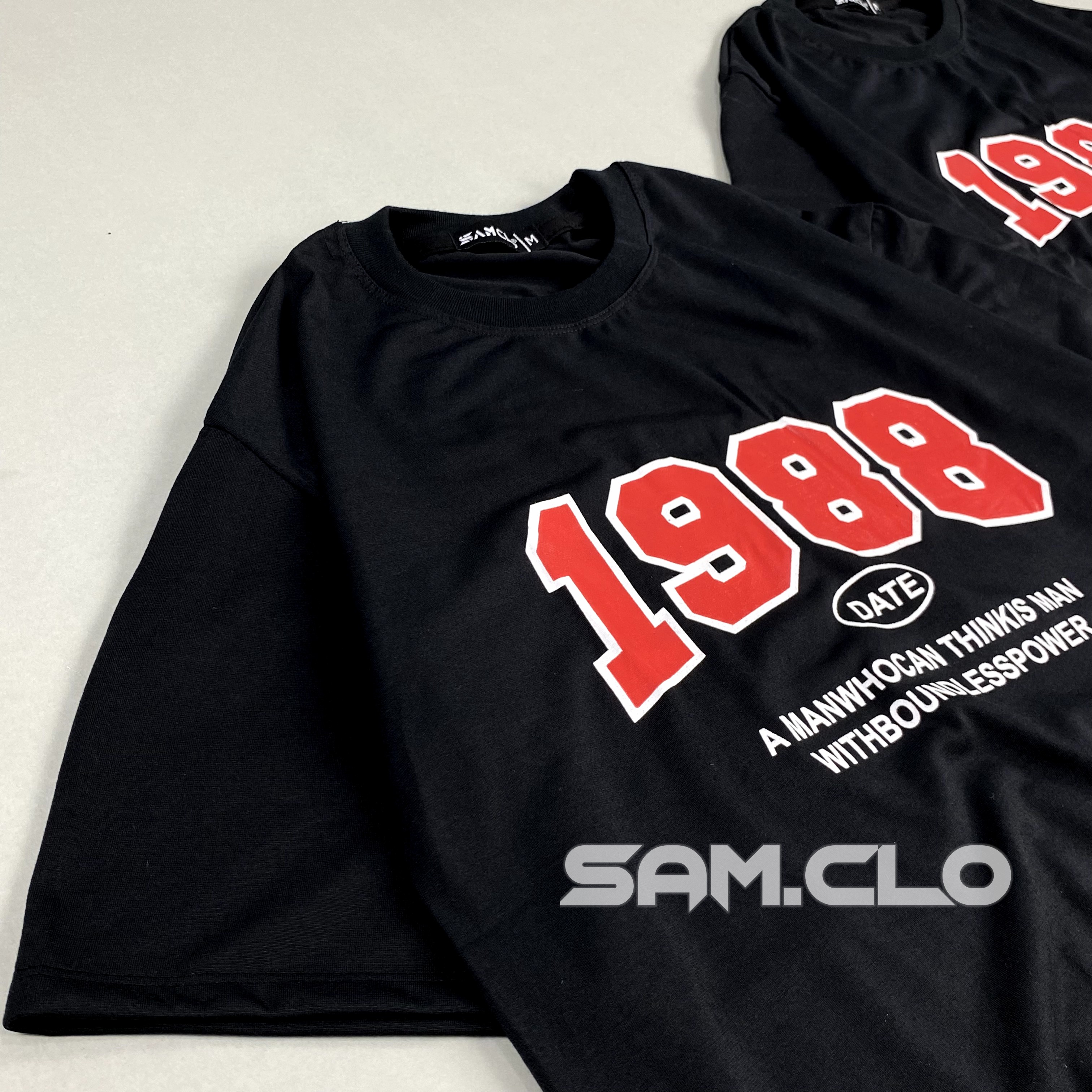 Áo phông tay lỡ nam nữ SAM CLO thun form rộng dáng Unisex - mặc cặp, nhóm, lớp in DINO 1988 ĐỎ