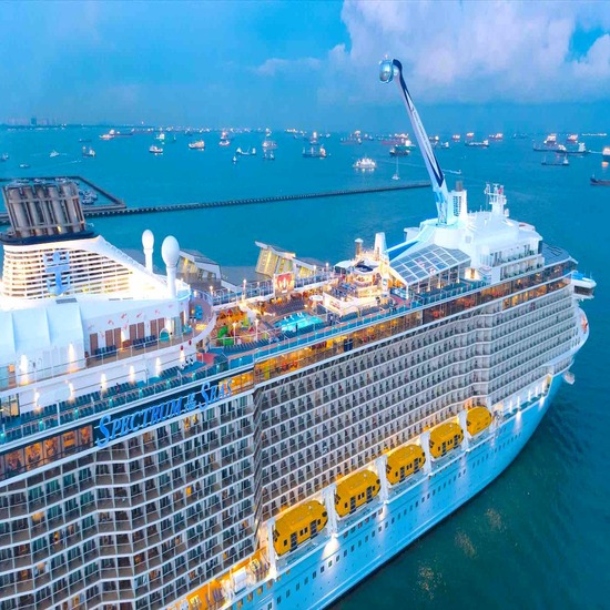 Trải nghiệm du lịch nghỉ dưỡng sang trọng cùng Siêu du thuyền Spectrum of the Seas: Singapore - Malaysia - Thailand