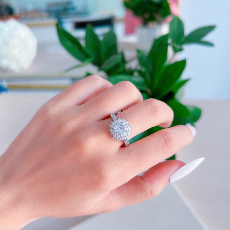 Nhẫn nữ hoa nhí gắn đá siêu sáng Kami