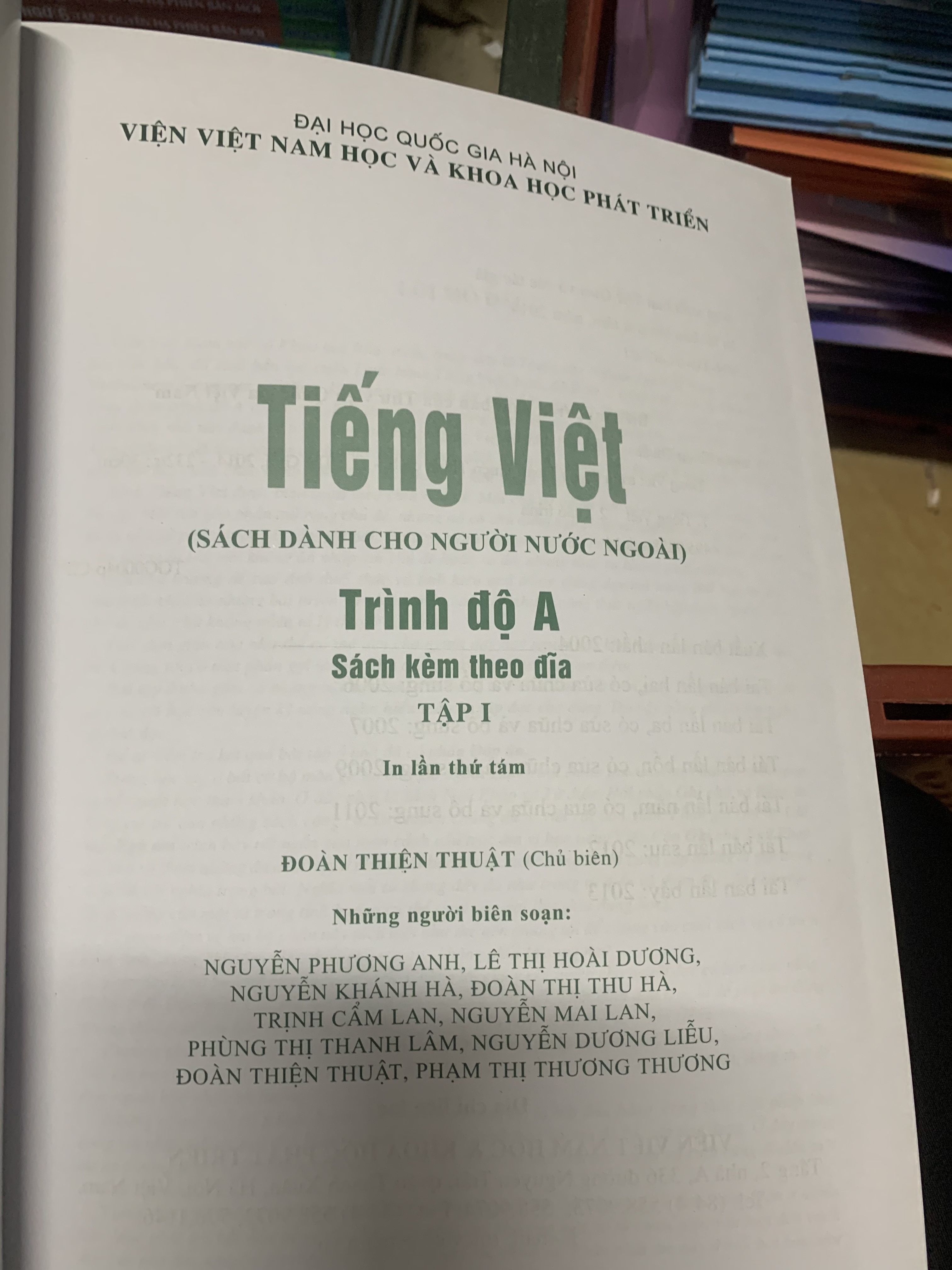 Sách - Tiếng việt trình độ A tập 1