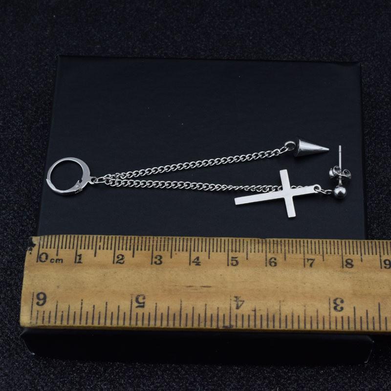 Khuyên tai nam GOT7 Titan