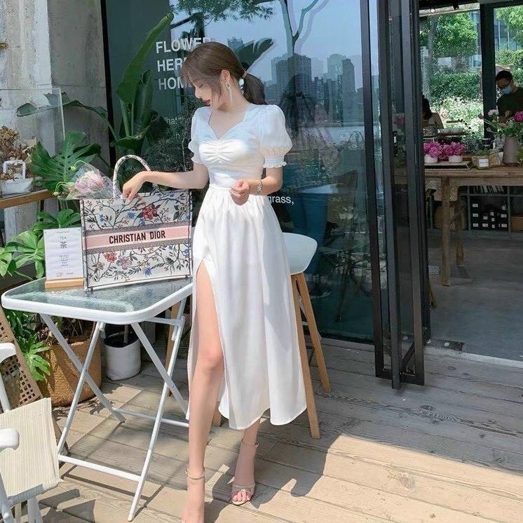 Đầm maxi cổ tim xẻ tà tay ngắn ,tay phồng có mút ngực chất liệu đũi nhăn 1 màu như hình