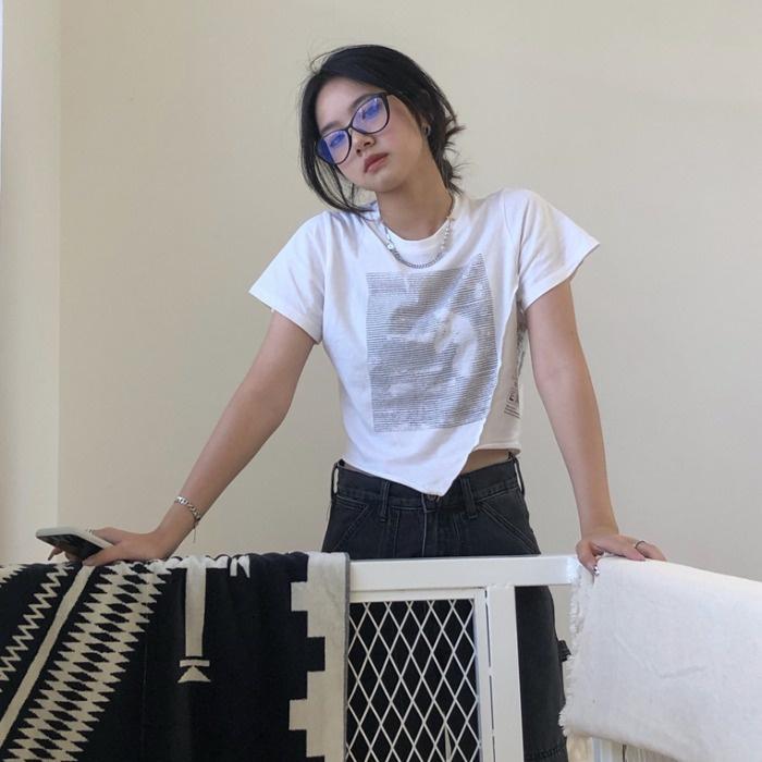 MS15 Áo thun nữ croptop in chữ vạt chéo