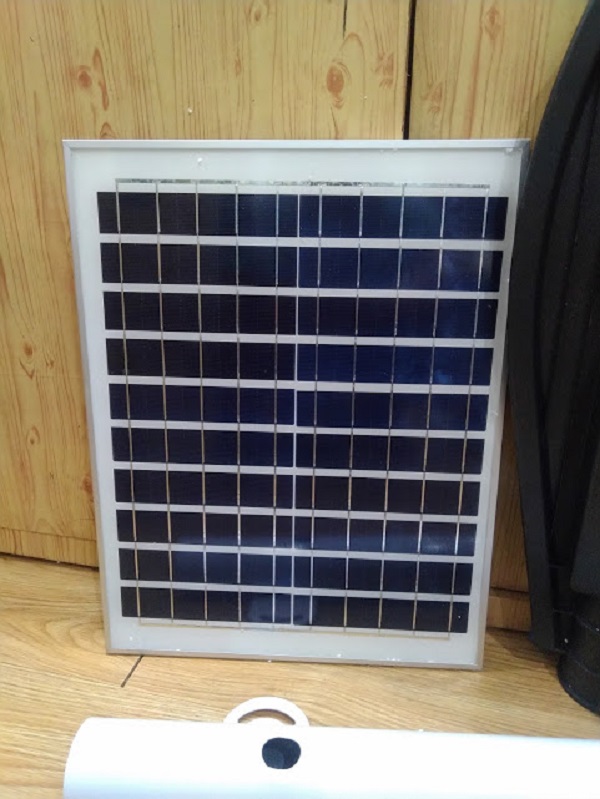 Đèn đường phố năng lượng mặt trời 100W