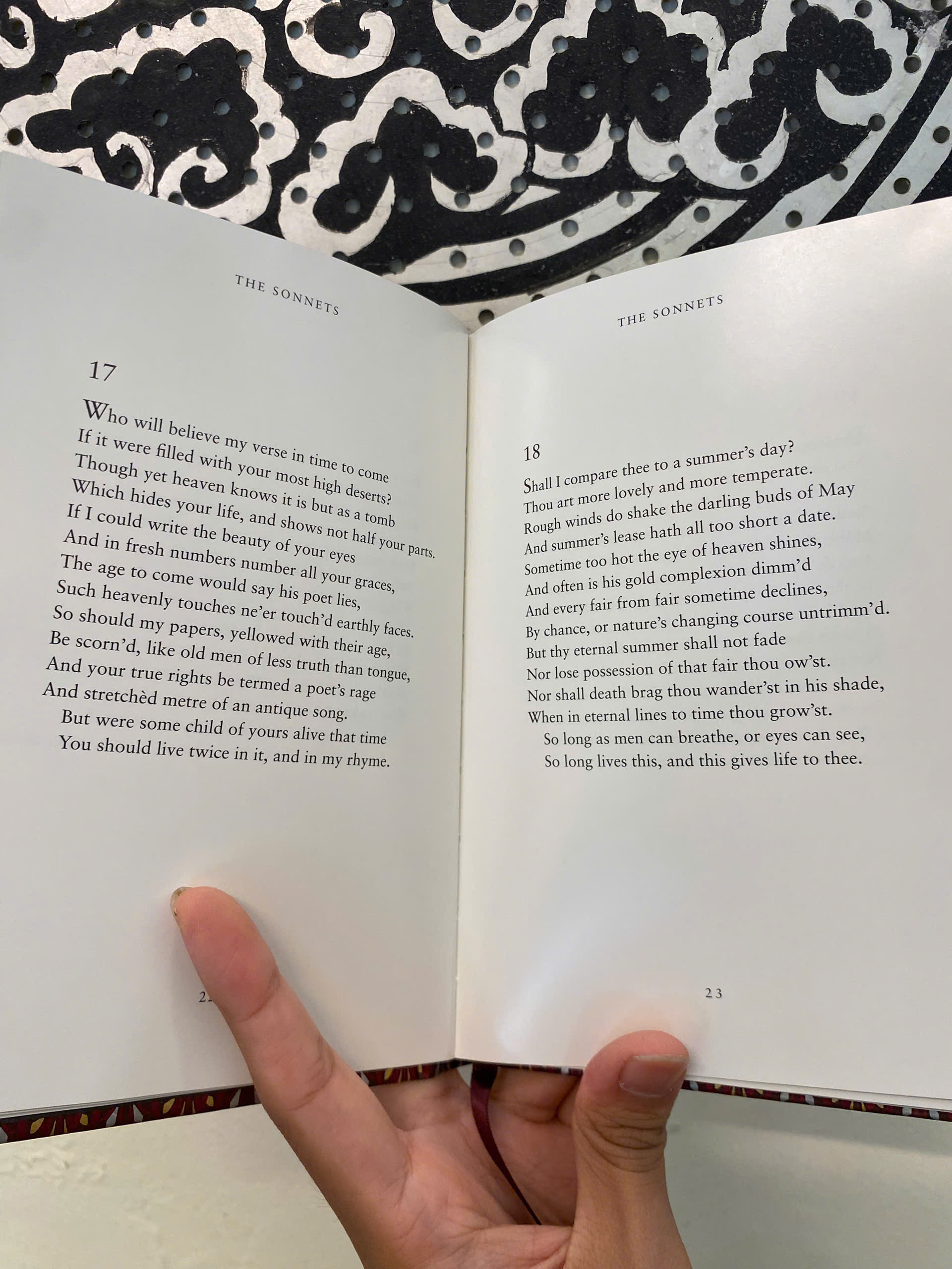 Sách - The Sonnets by William Shakespeare - Poetry / Classics / Fiction in English